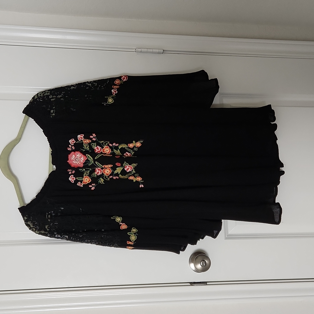 Embroidered lace dress